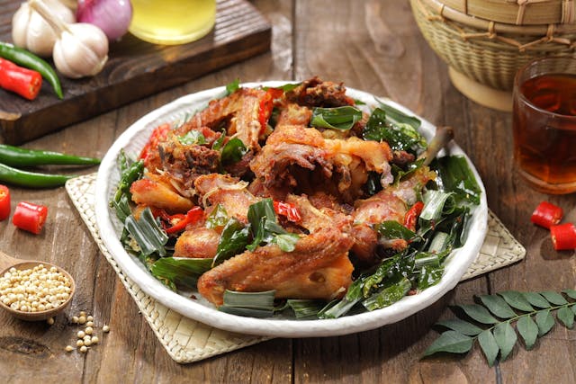 Salad with buffalo mozzarella cheese