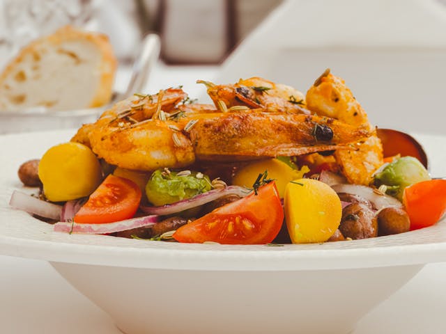 Salad with ricotta cheese